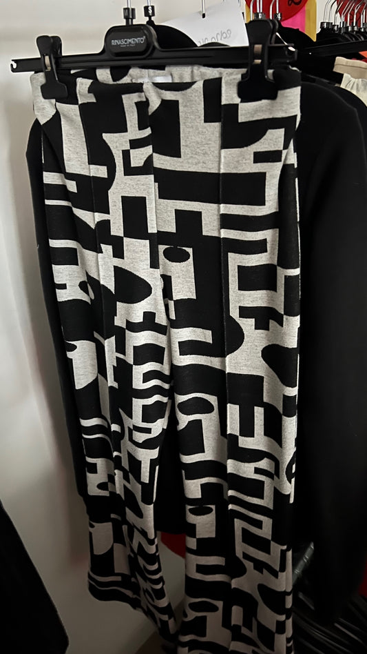Bershka Hose Schwarz und Weiß Gr.: M