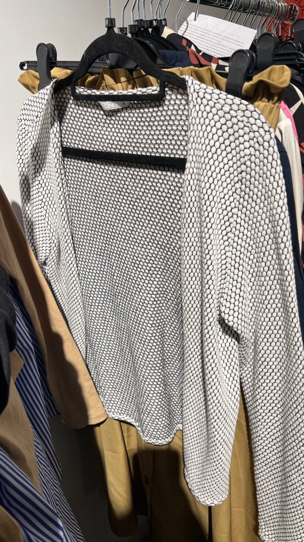 ONLY Strickjacke Weiß und Schwarz Gr.: M