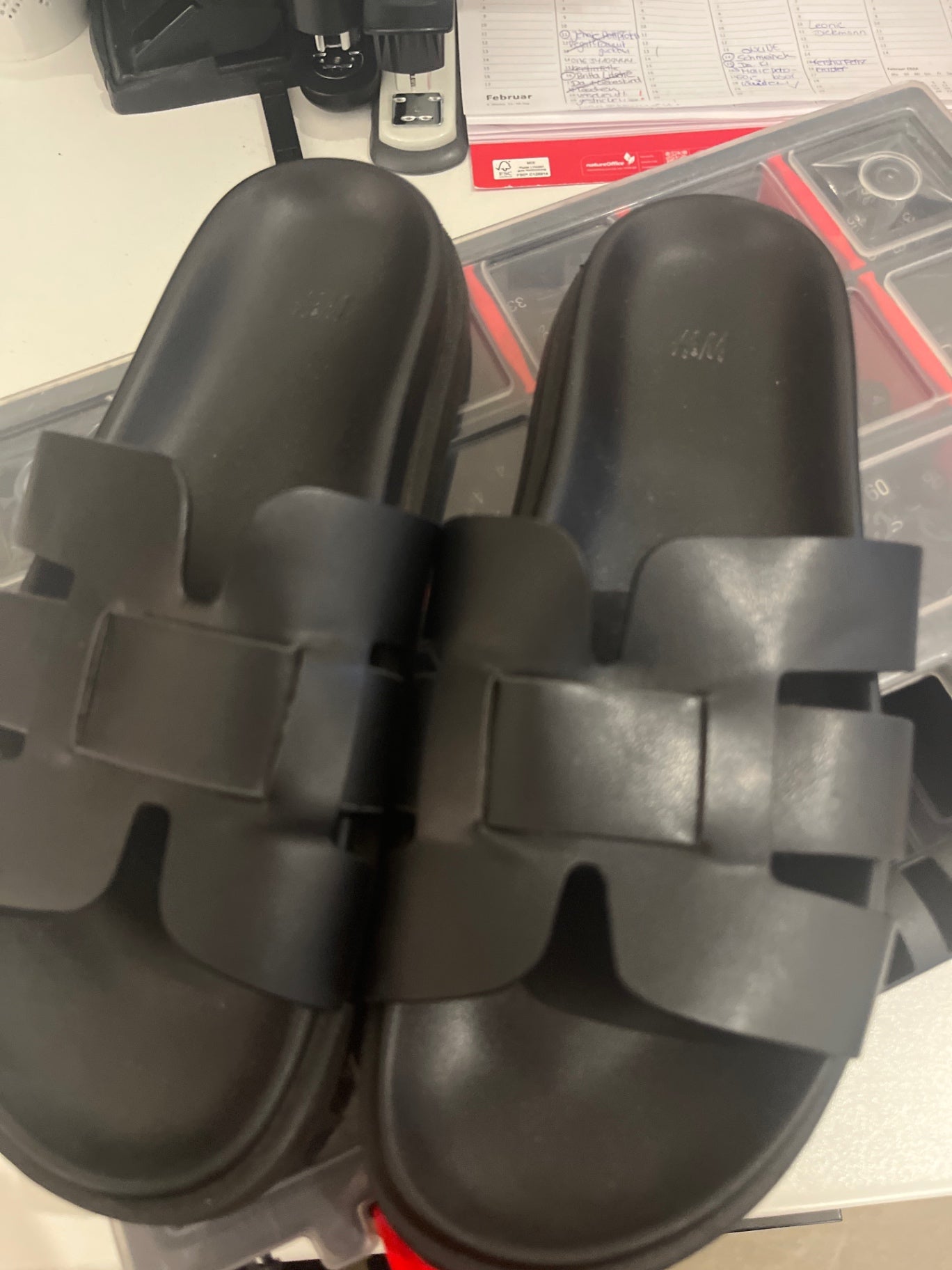 H&M Schlappen Schwarz Gr.: 39