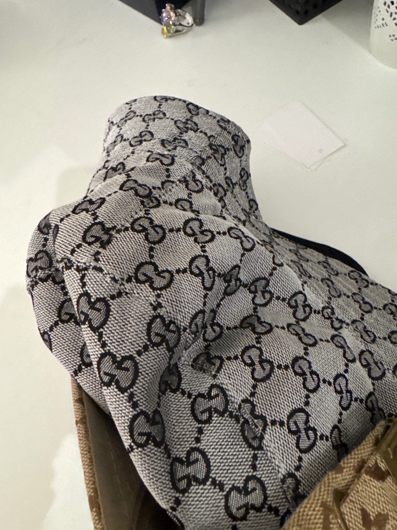 Gucci Mütze Schwarz silber