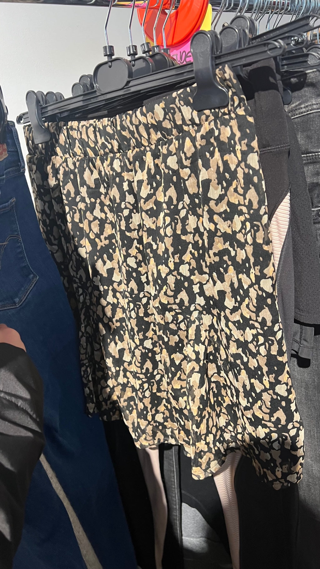 Vila Rock Beige und Schwarz Gr.: M