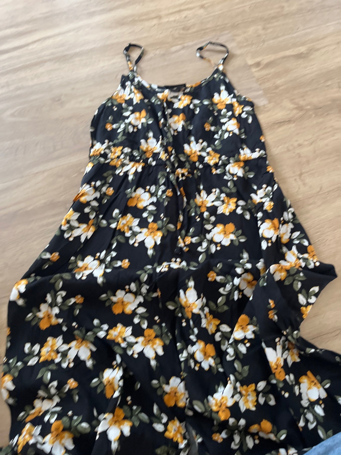 Gina Kleid Schwarz mit Blumen Gr.: L