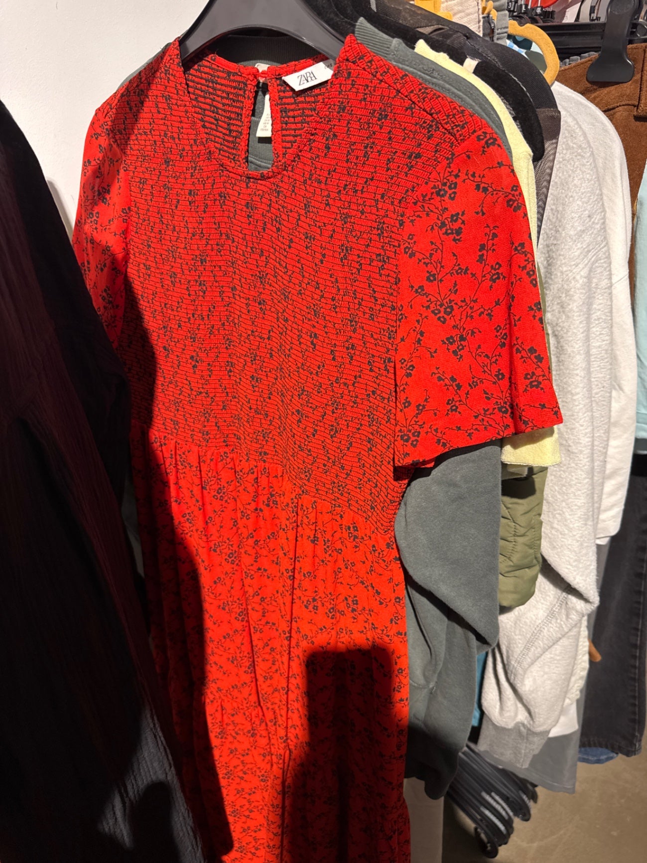 Zara Kleid Rot Blumen Gr.: S