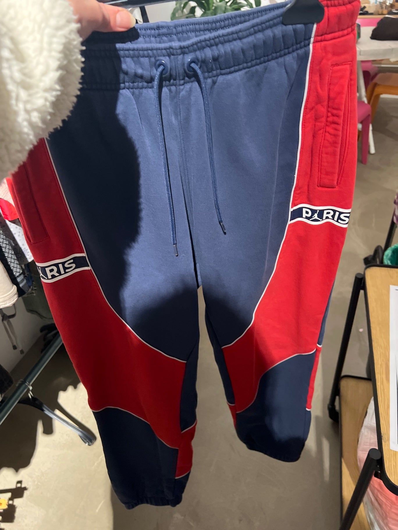 Gebrauchsspuren Jordan Jogginghose Blau Gr.: M