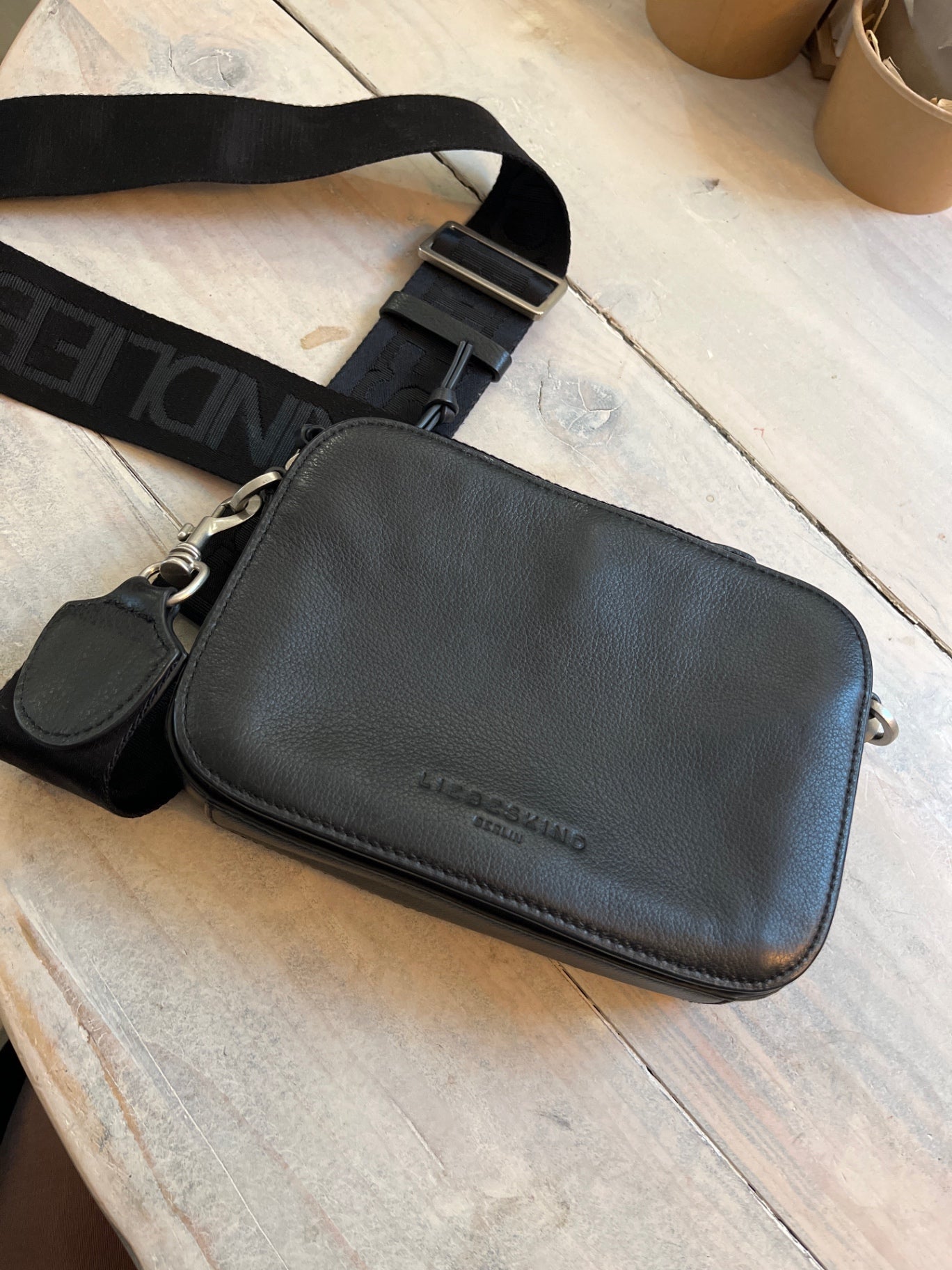Liebeskind Tasche Schwarz,breiter Gurt