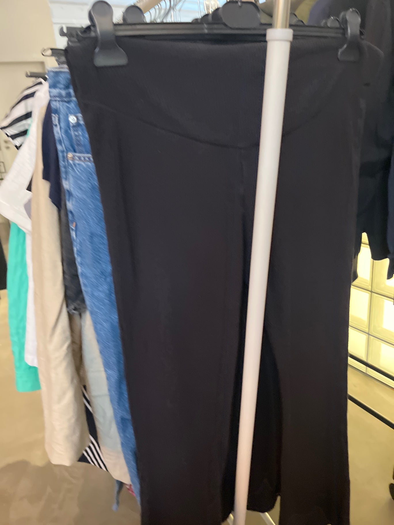 H&M Umstandshose Schwarz Ripp L