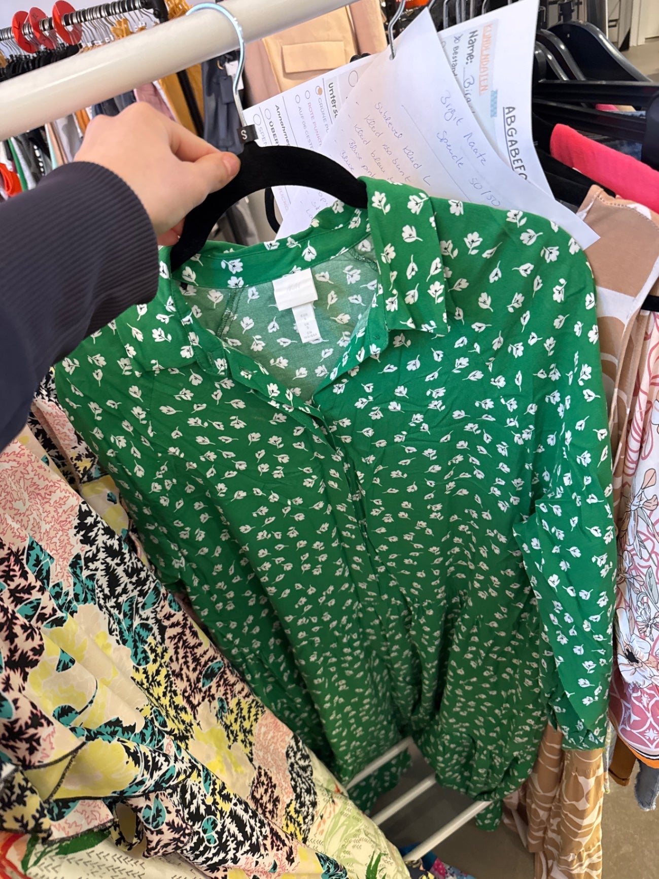 H&M Kleid Grün mit Blumen Gr.: S