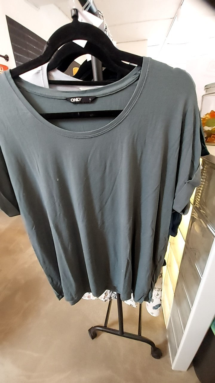 ONLY Shirt Grün Gr.: M