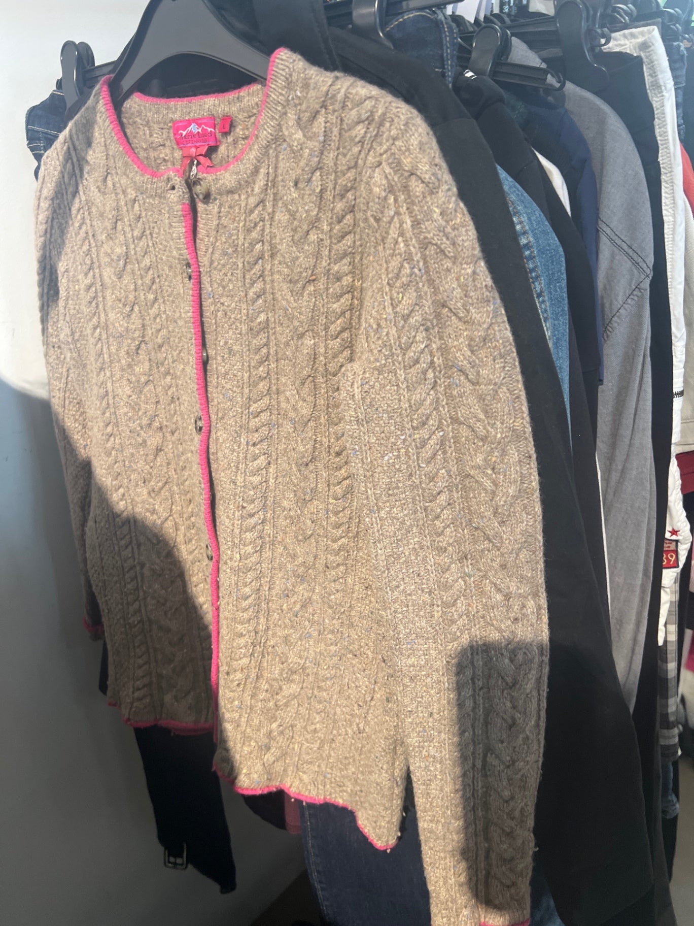 Marie Lund Strickjacke Beige mit Pink Gr.: M