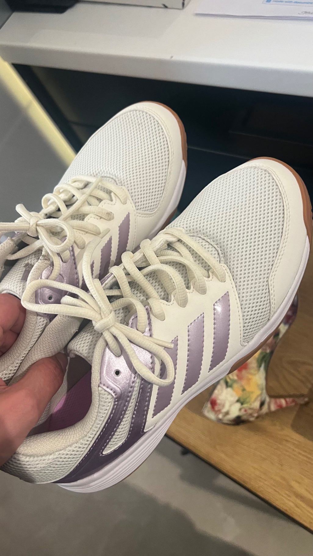 Adidas Sportschuhe Weiß mit lila Gr.: 40