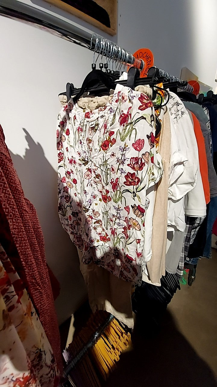 H&M T-Shirt Weiß mit Blumenmuster Gr.: S