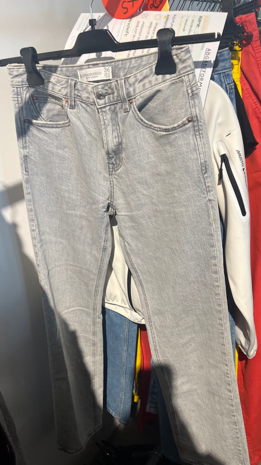 Stradivarius Jeans Grau Gr.: 36