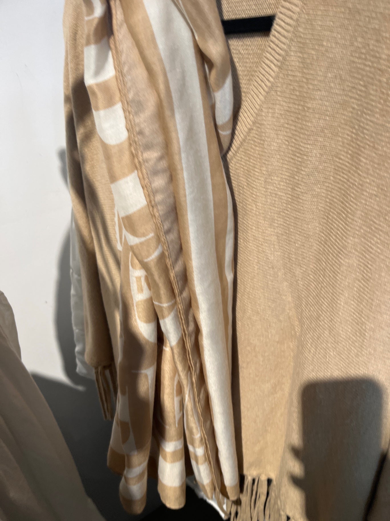 Schal/Tuch Beige und Weiß 