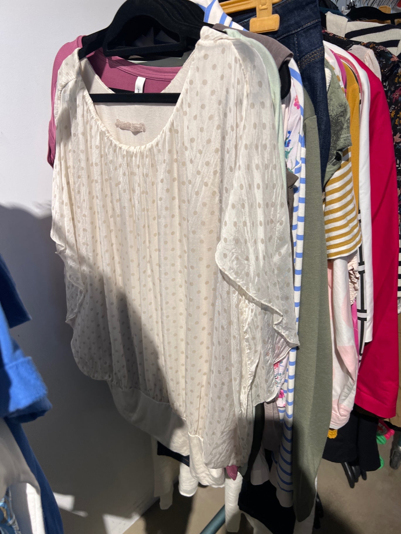 Bluse Beige mit Punkten Gr.: M