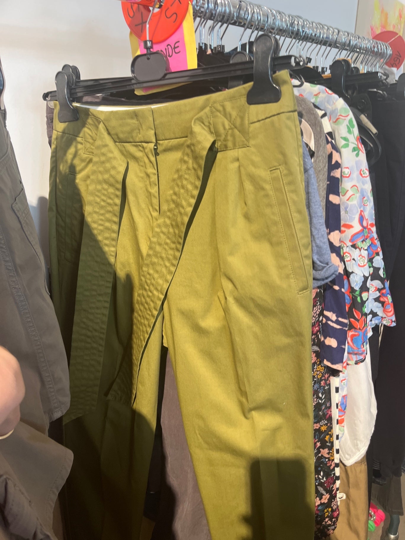 Esprit Stoffhose Olivgrün Gr.: M