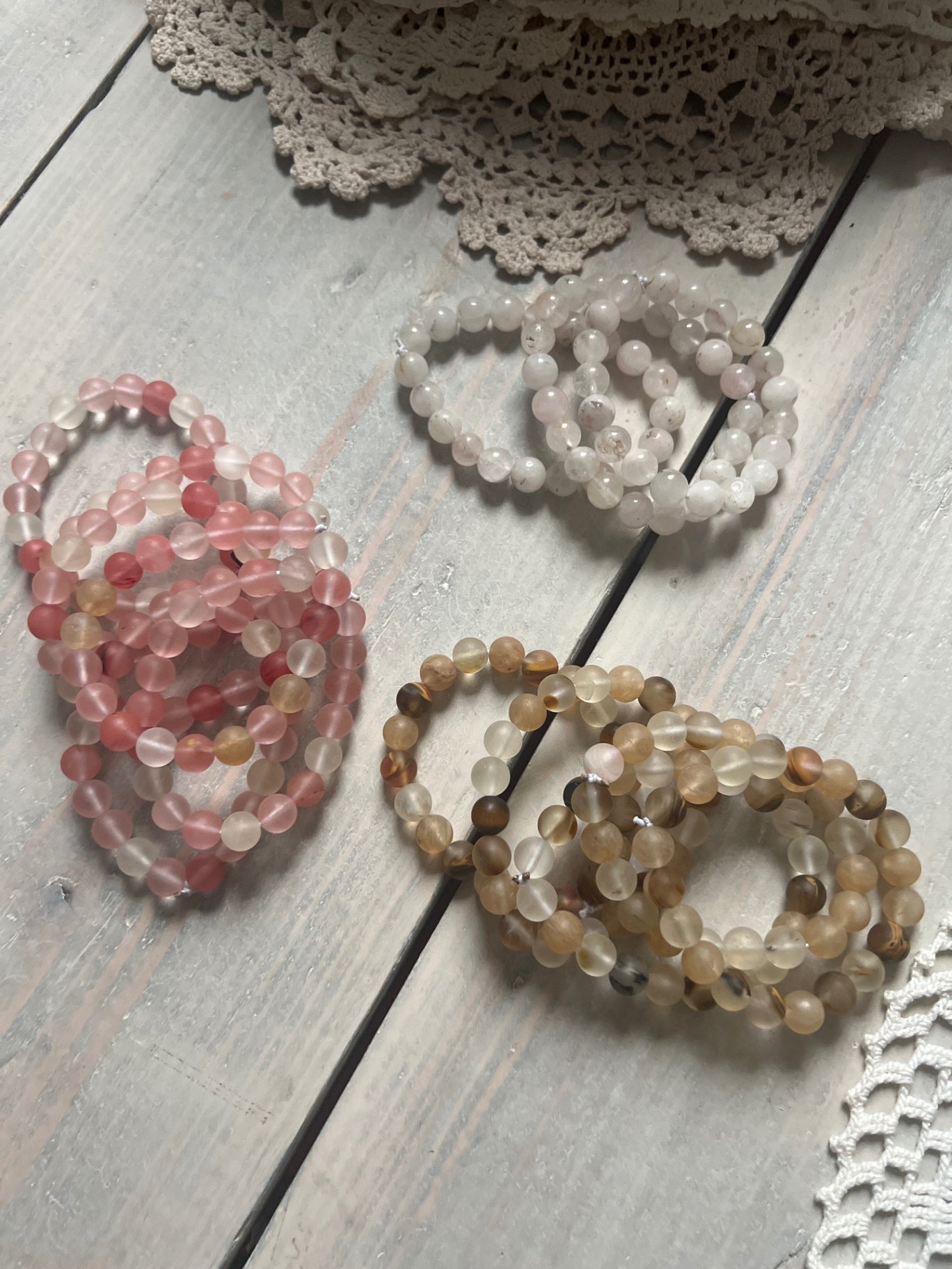 Glas- oder Edelsteinperlen Armband 