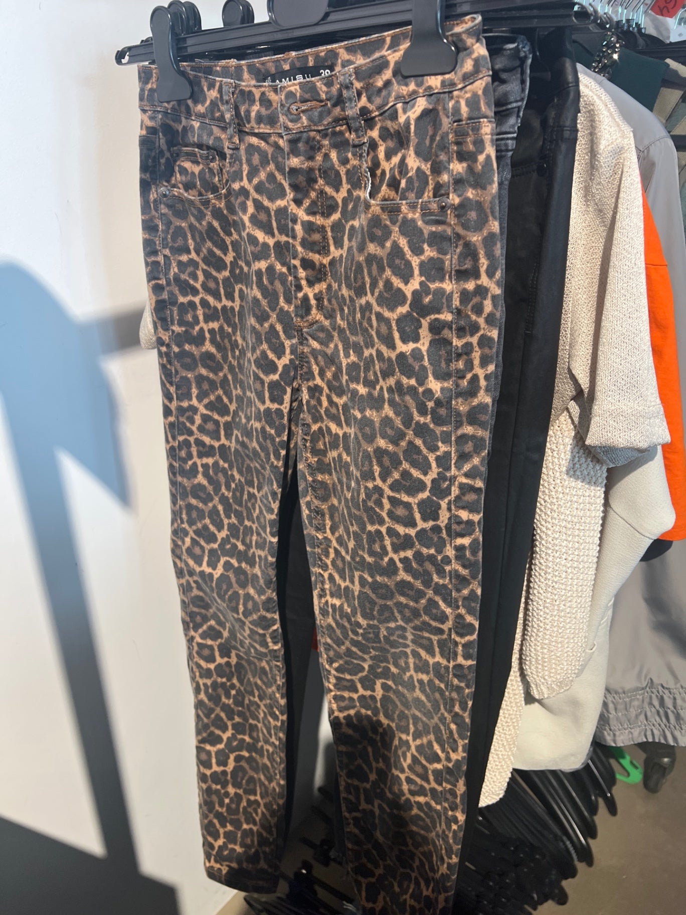 Amisu Jeans Leopardenmuster Gr.: M