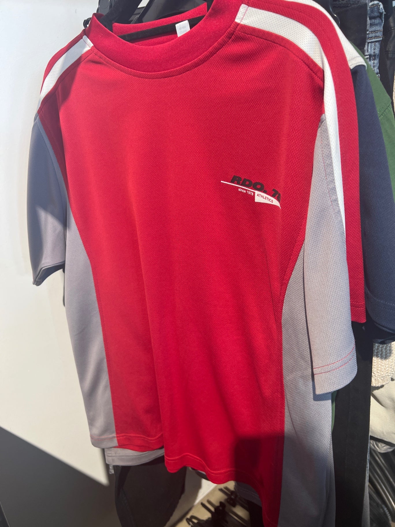 T-Shirt Rot, Grau, Weiß, Schwarz Gr.: M