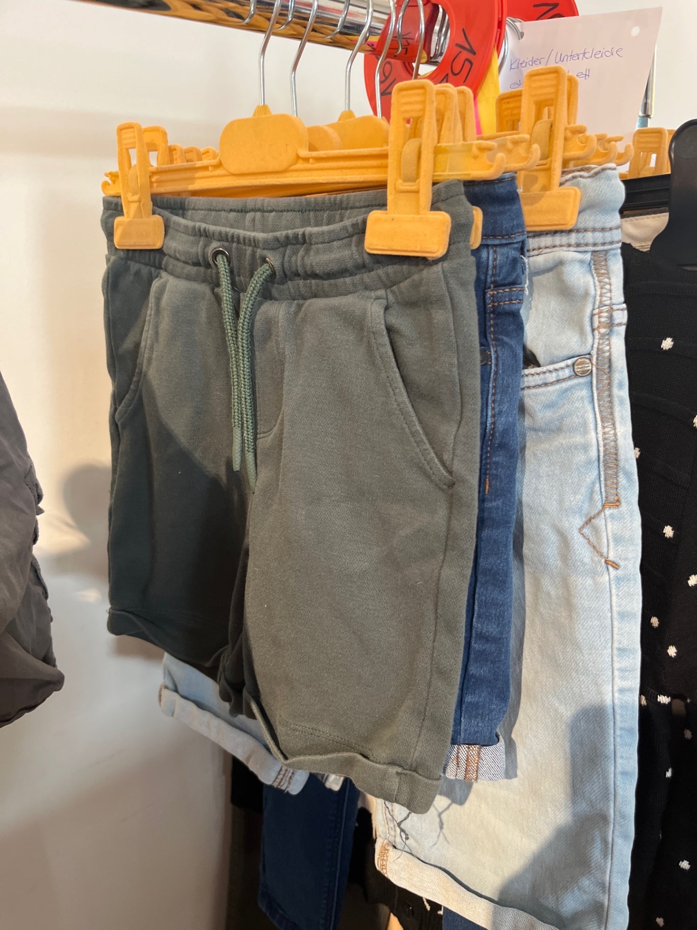 Hema Shorts Grau Gr.: 110/116