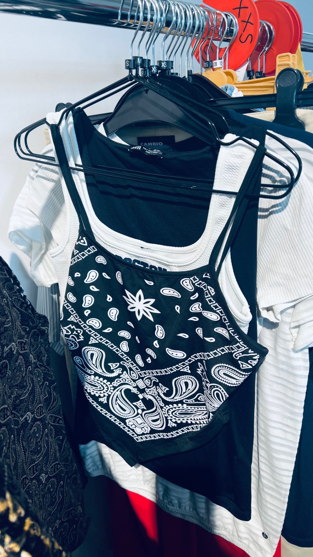 Top Weiß mit schwarzen Details Gr.: S