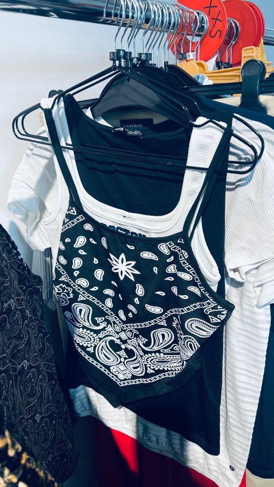 Top Weiß mit schwarzen Details Gr.: S