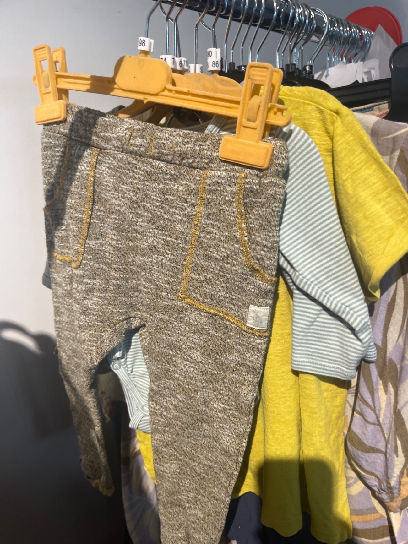 Zara Hose Beige gelb Gr.: 98
