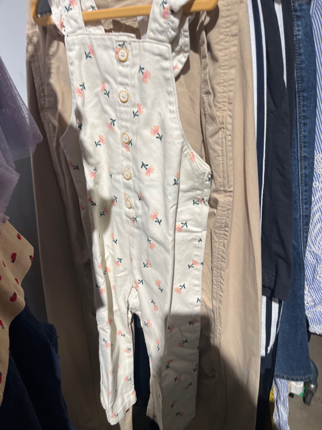 Hema Latzhose Creme Blumen Gr.: 98
