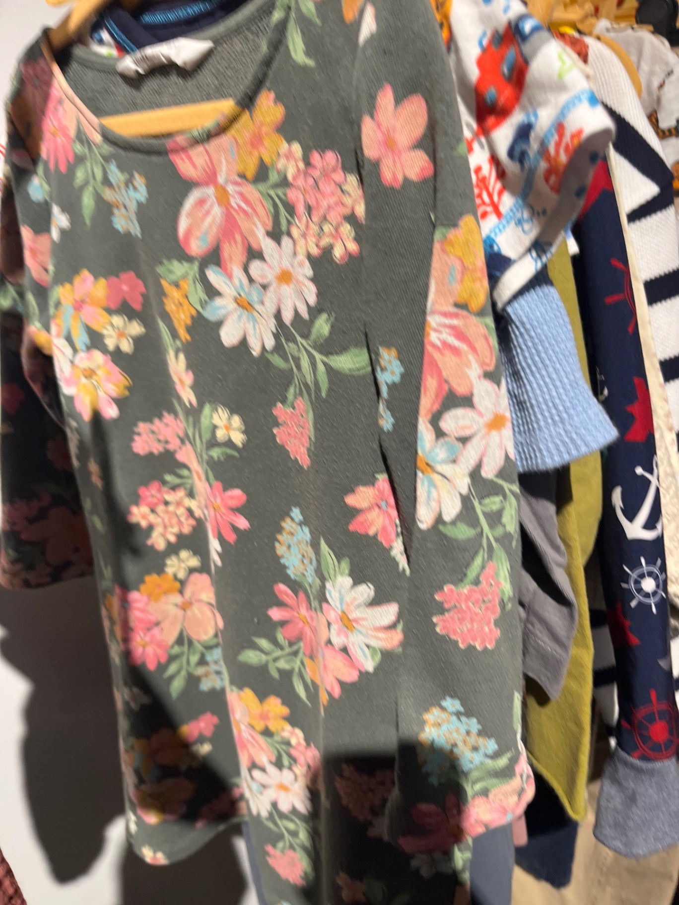 H&M Kleid Grün Blumen Gr.:104
