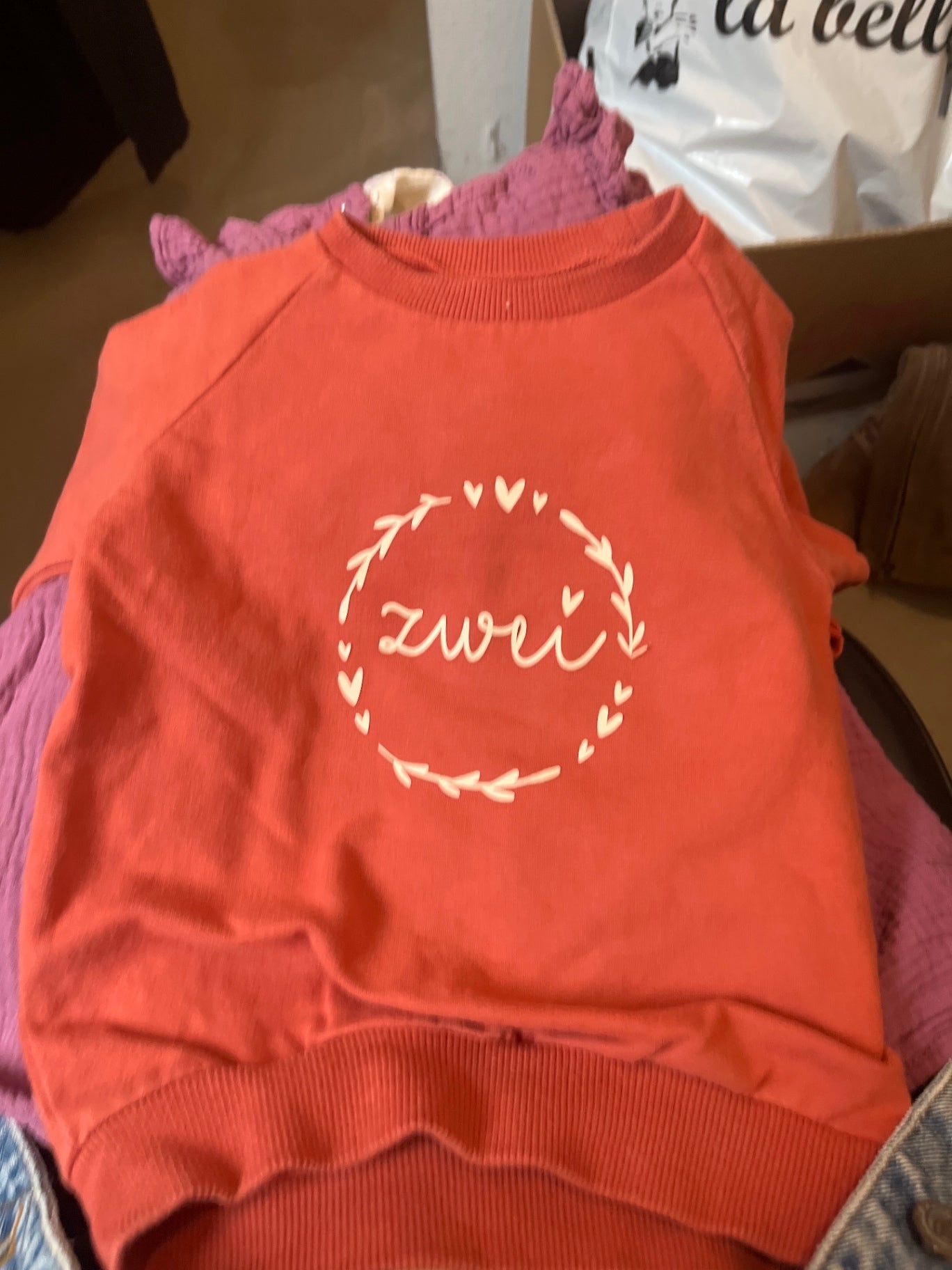 Sweatshirt Rot „zwei“ Gr.: 86/92