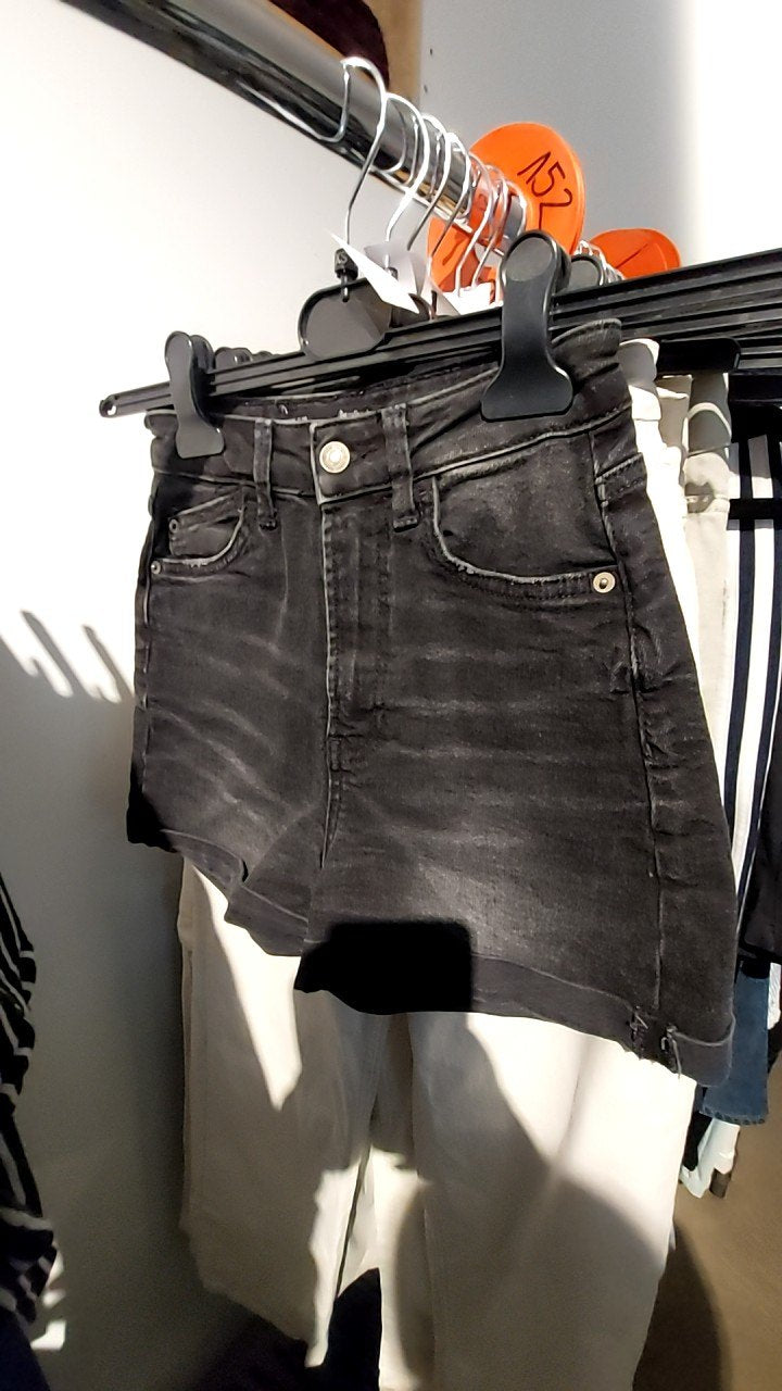 Stradivarius Jeansshorts Schwarz Gr.: 34