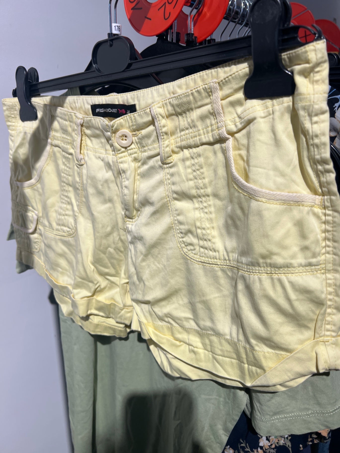 FISHBONE Shorts Hellgelb Gr.: M