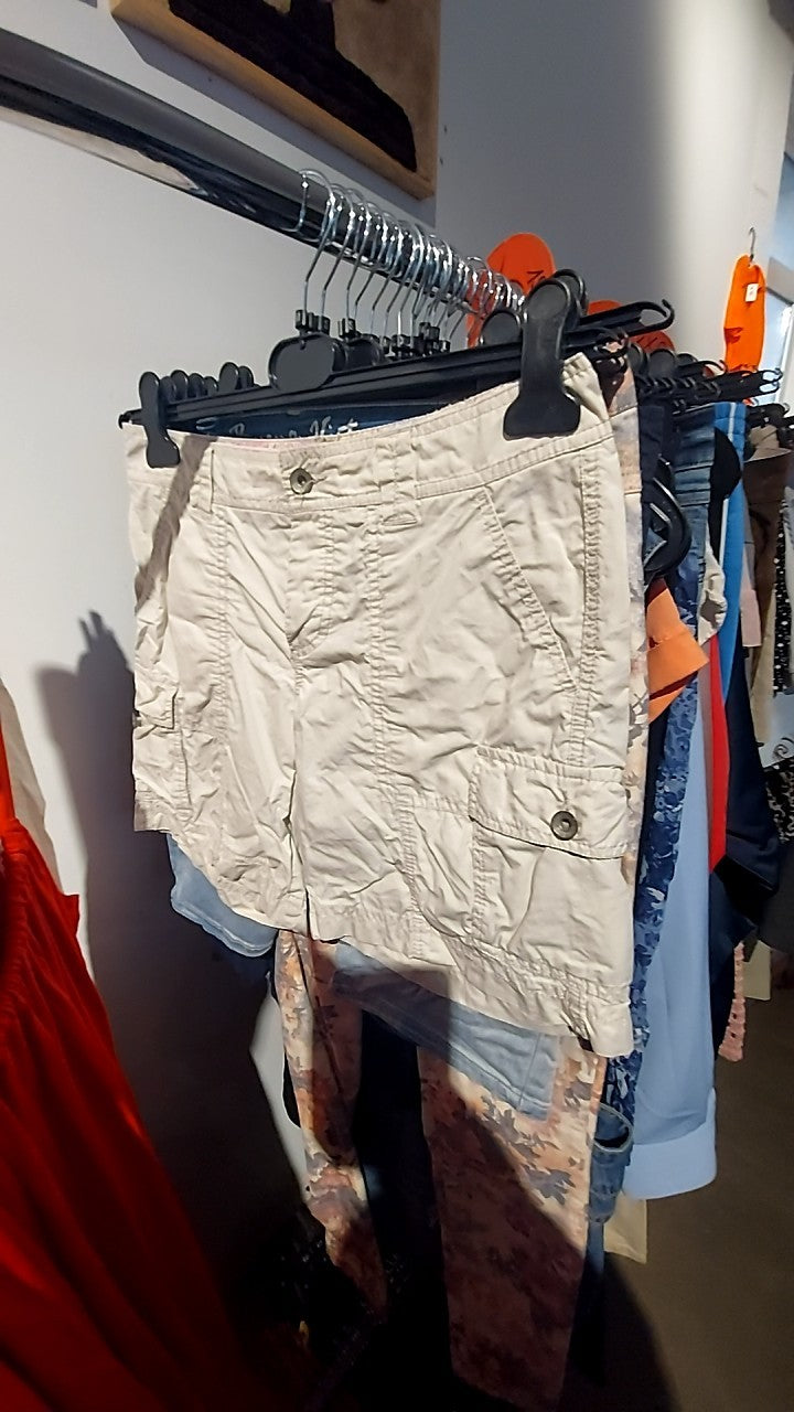 Esprit Shorts Beige Gr.: 38