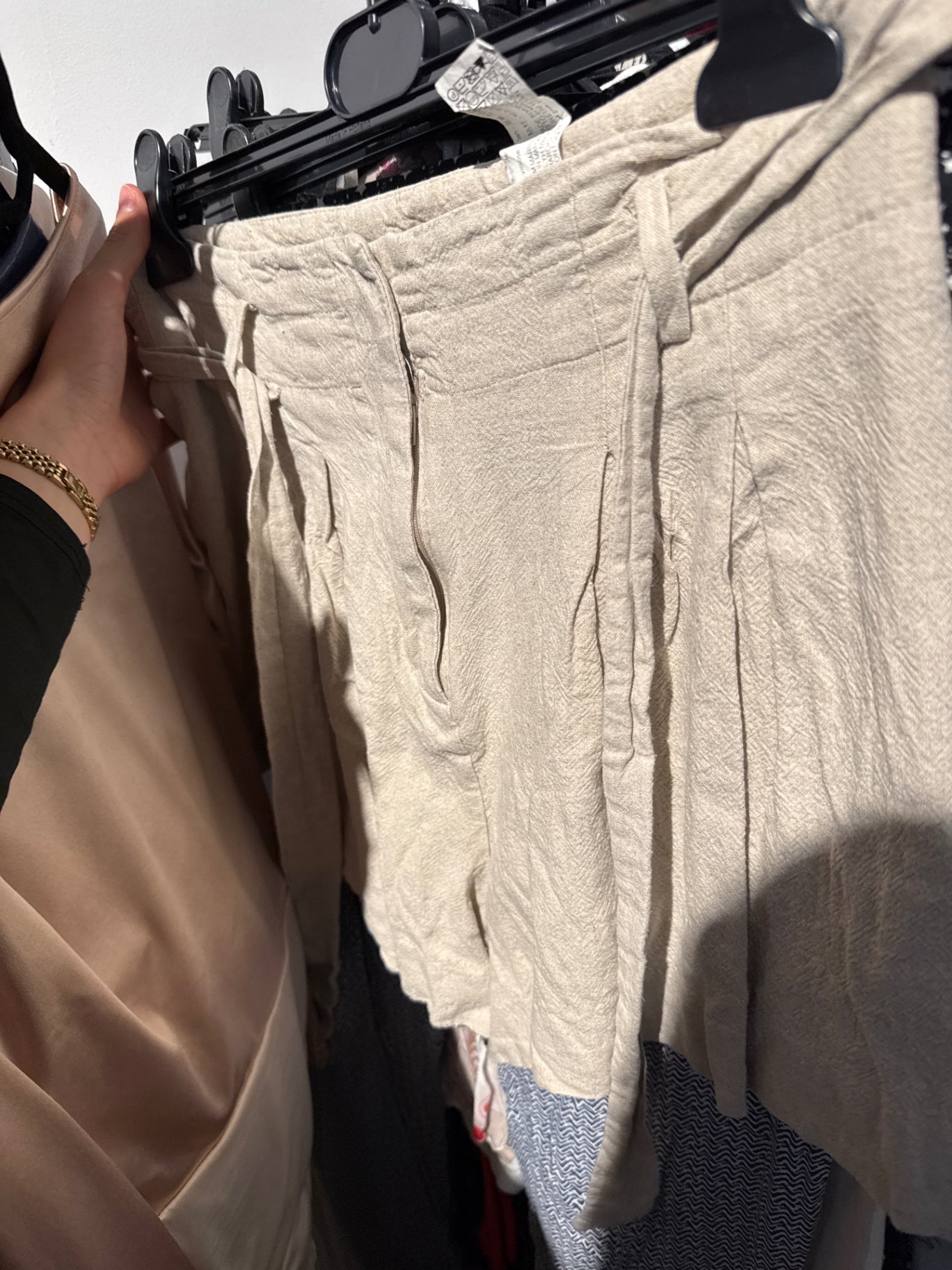 Zara Shorts Beige Gr.: L