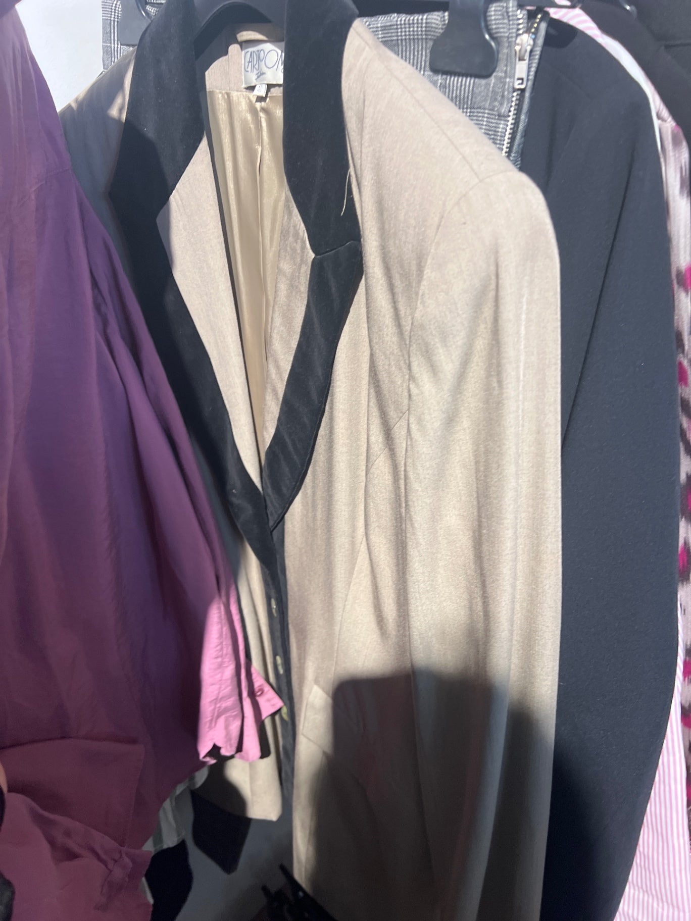 Cartoon Blazer Beige schwarzer Kragen Gr.: L