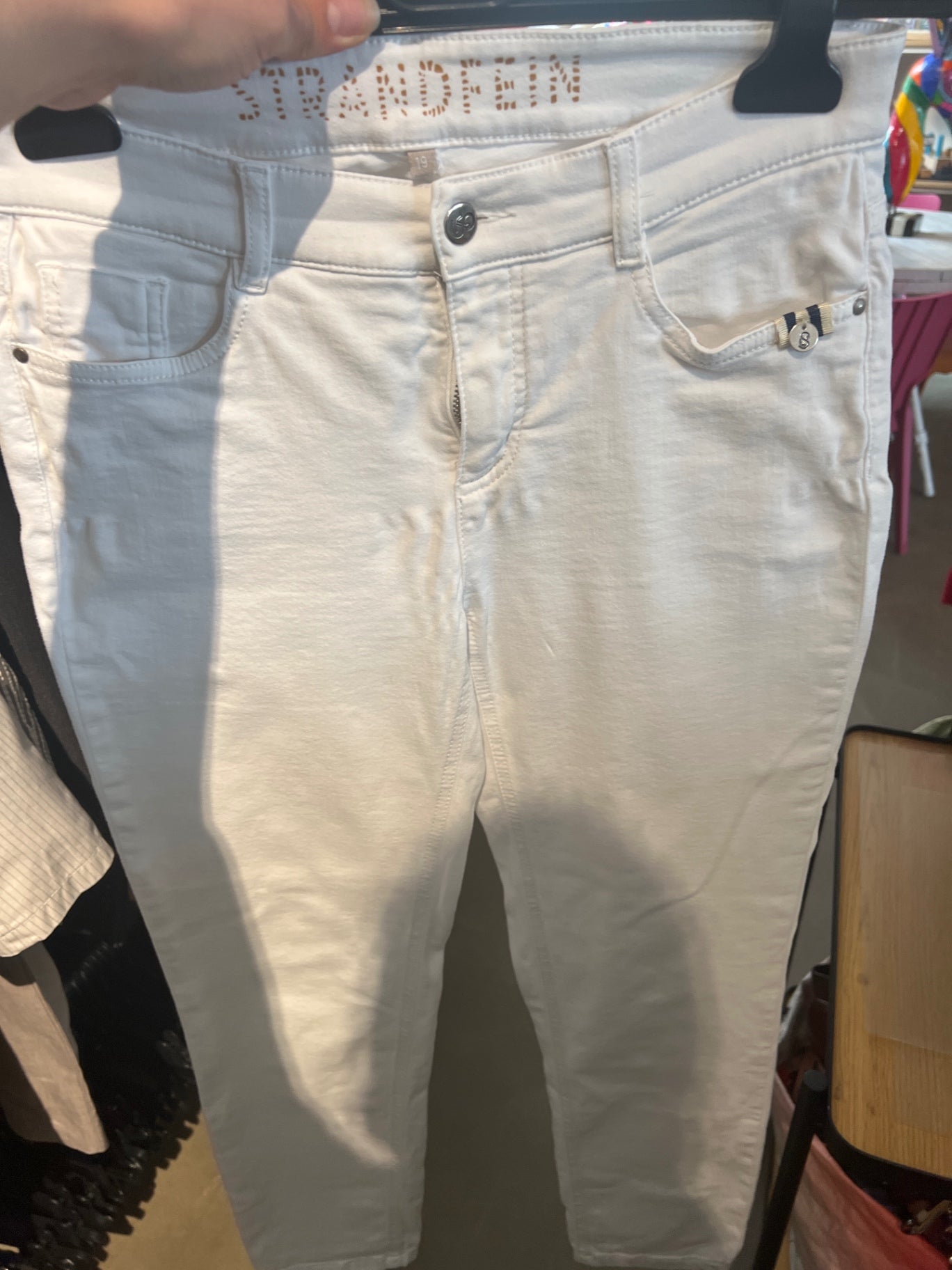 Strandfein Jeans Cremeweiß Gr.: M (Gebrauchsspuren)