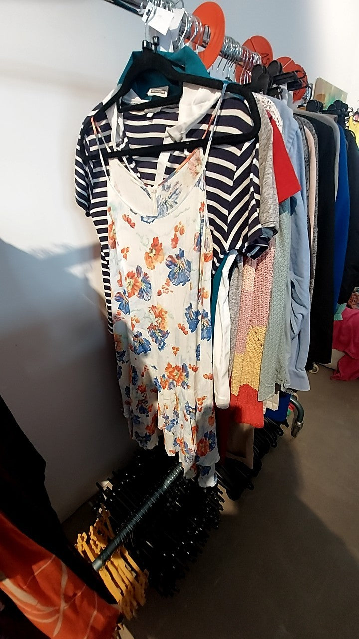 Sommerkleid Weiß mit Blumen Gr.: S