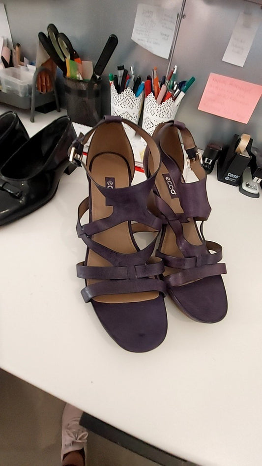 Ecco Sandalen Violett Gr.: 39