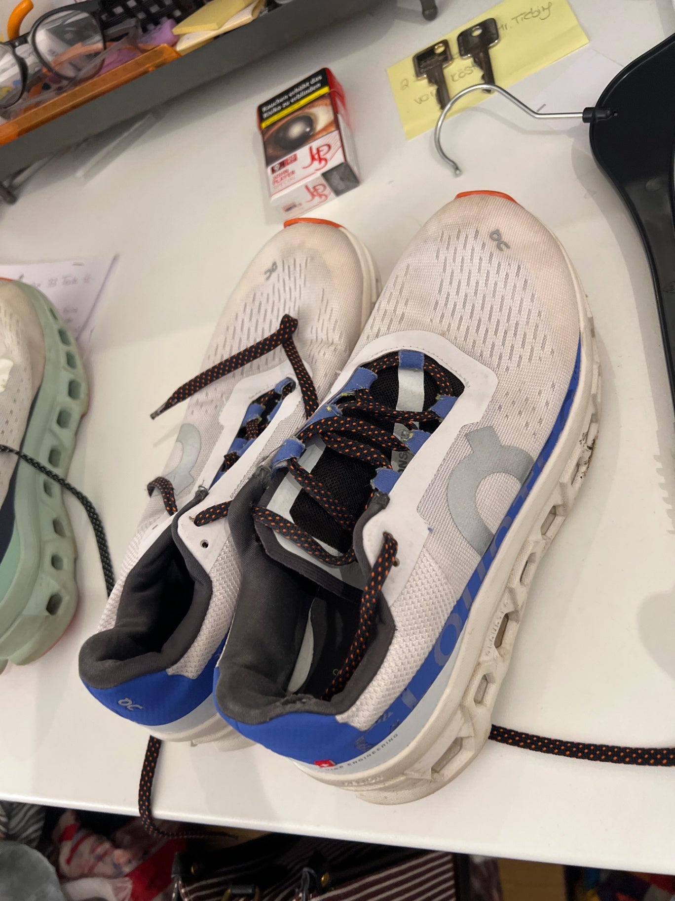 ON Cloud Sportschuhe Weiß, Blau Gr.: 42