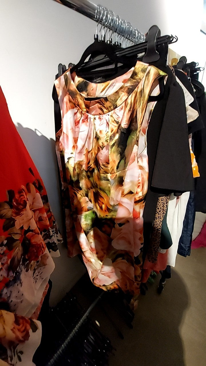 Kleid Mehrfarbig Rosenmuster Gr.: L