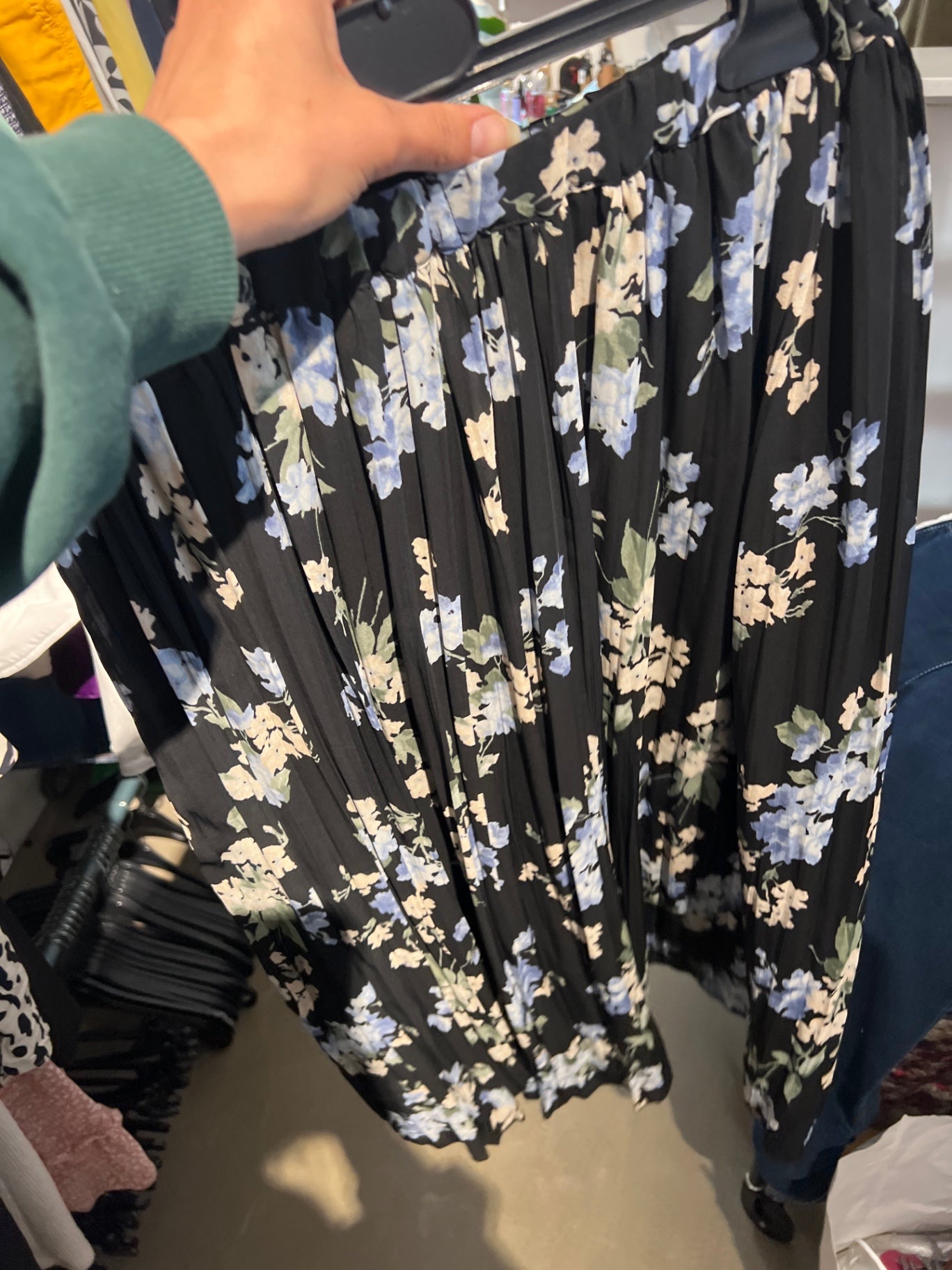 H&M Rock Schwarz blau Gr.: S