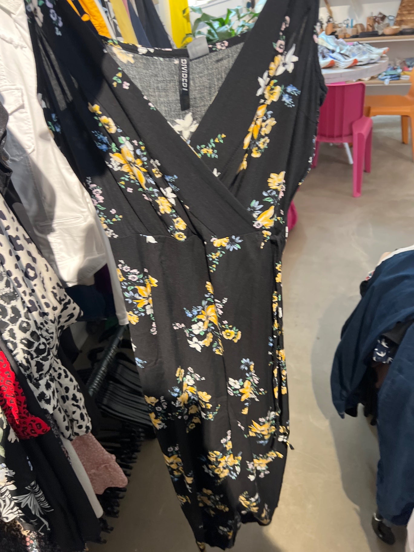 H&M Kleid Schwarz Blumen B-Ware Gr.: M