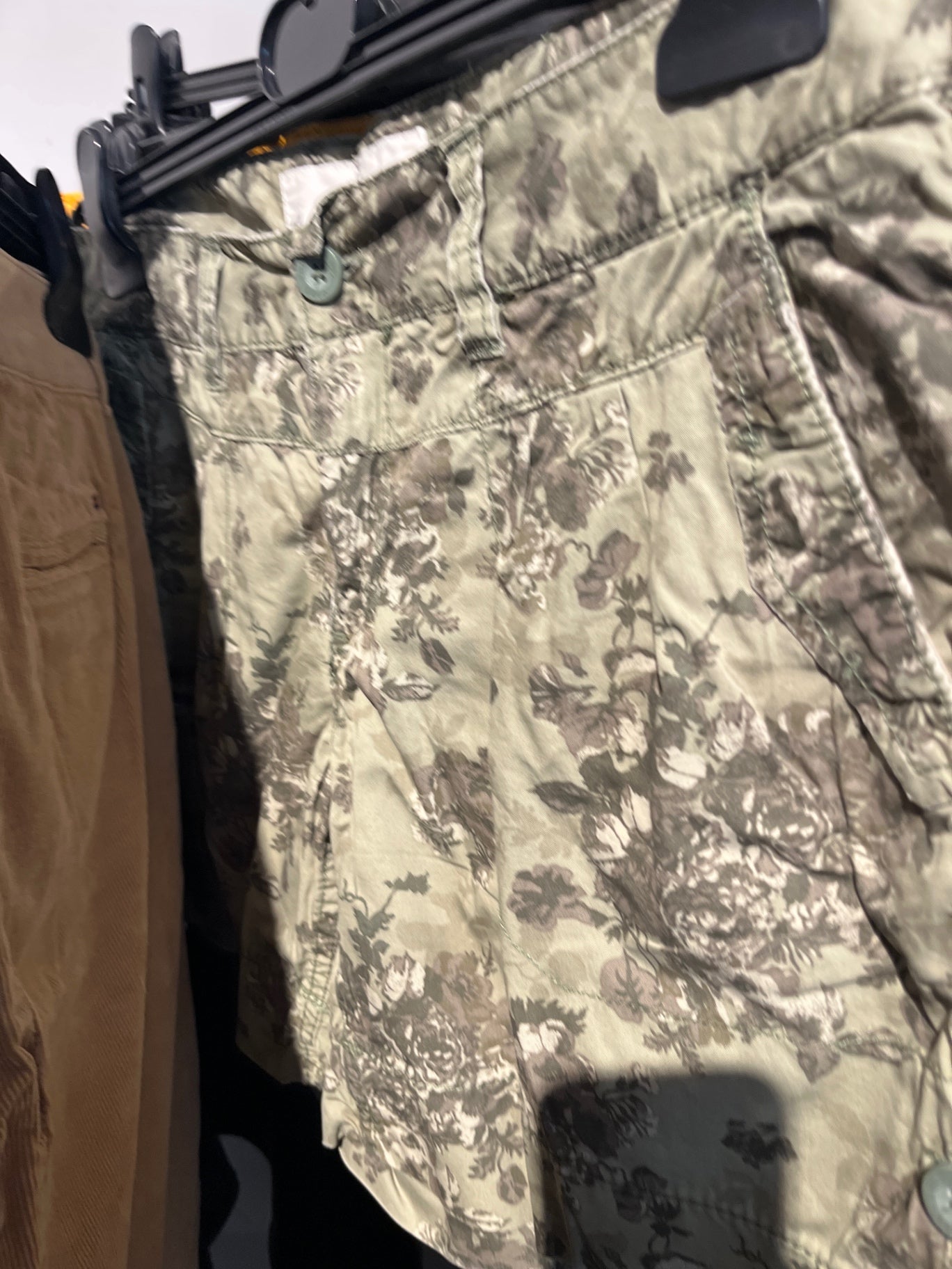 L.O.G.G. Shorts Grün Blumen Gr.: L
