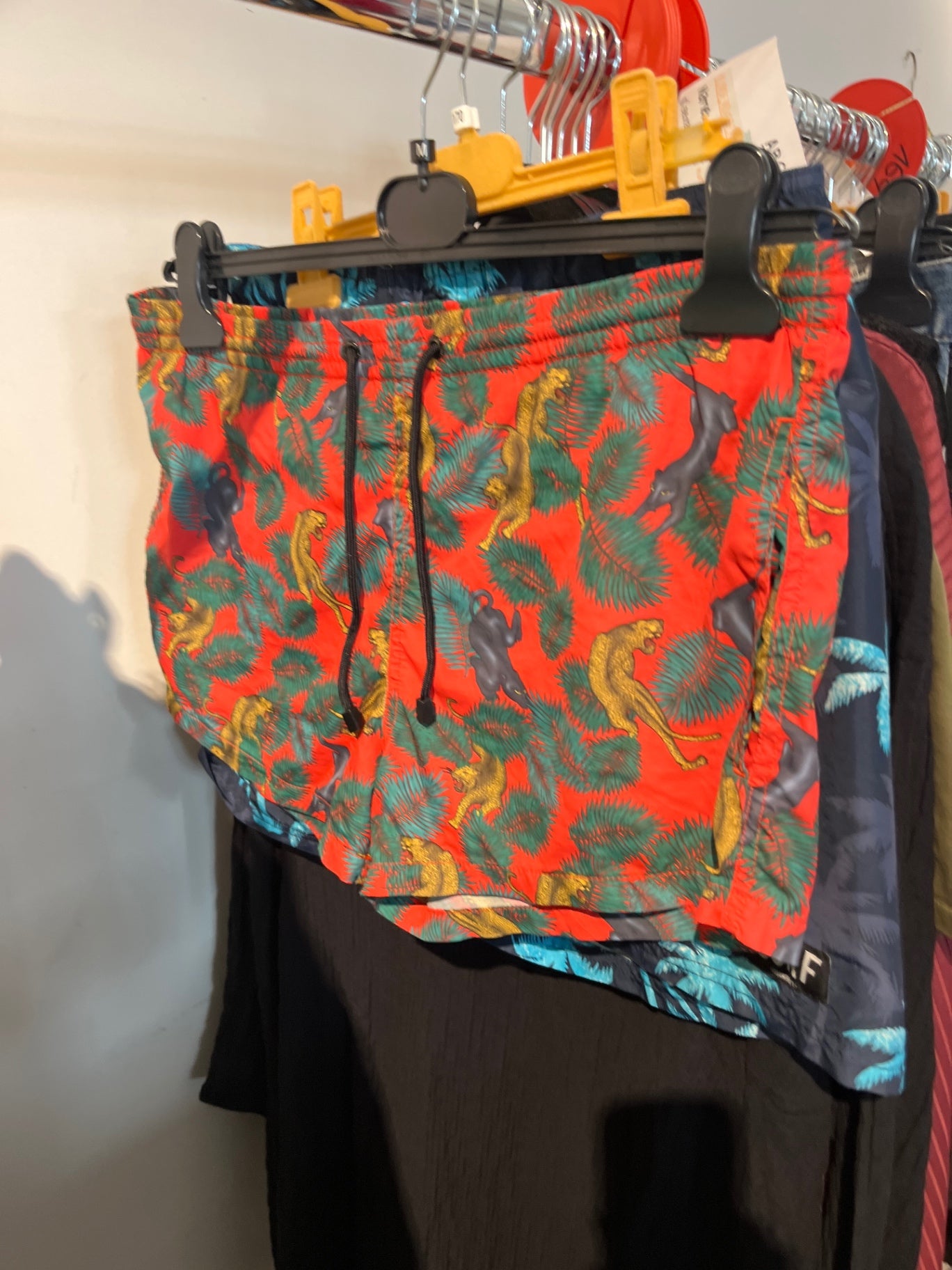 B-WARE! Zara Shorts Rot  Gr.: M