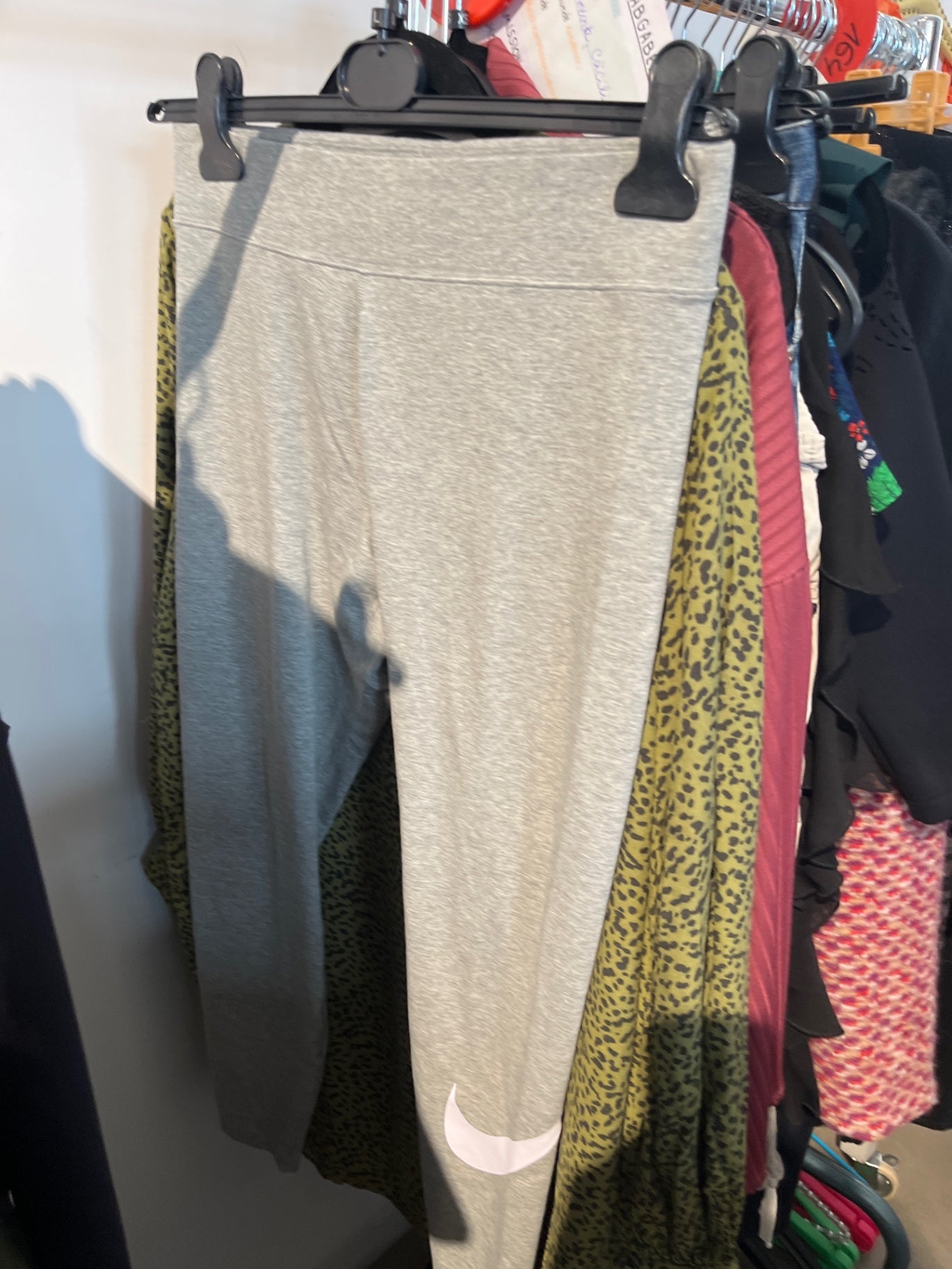 Mini Loch !Nike Leggings Hellgrau Gr.: L