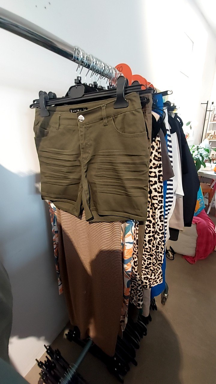 AMISU Shorts Olive Gr.: 36