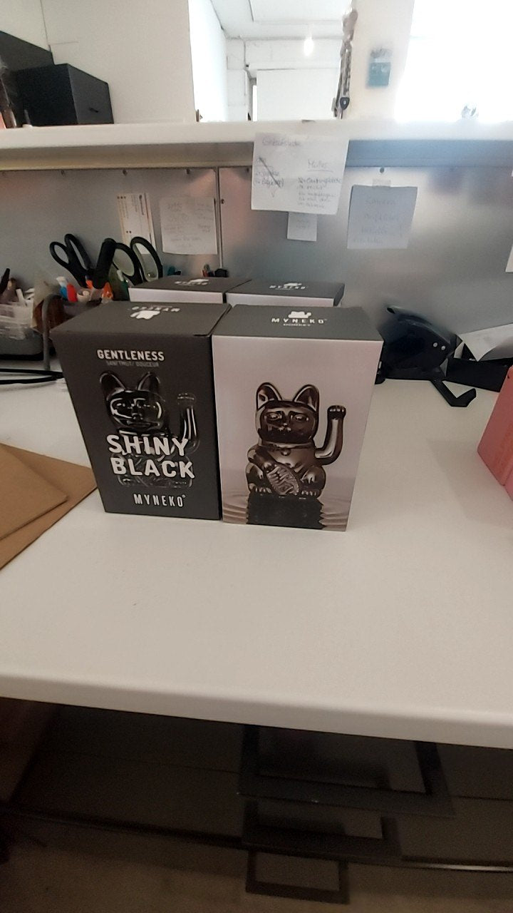 Donkey Winkekatze Shiny Black Groß