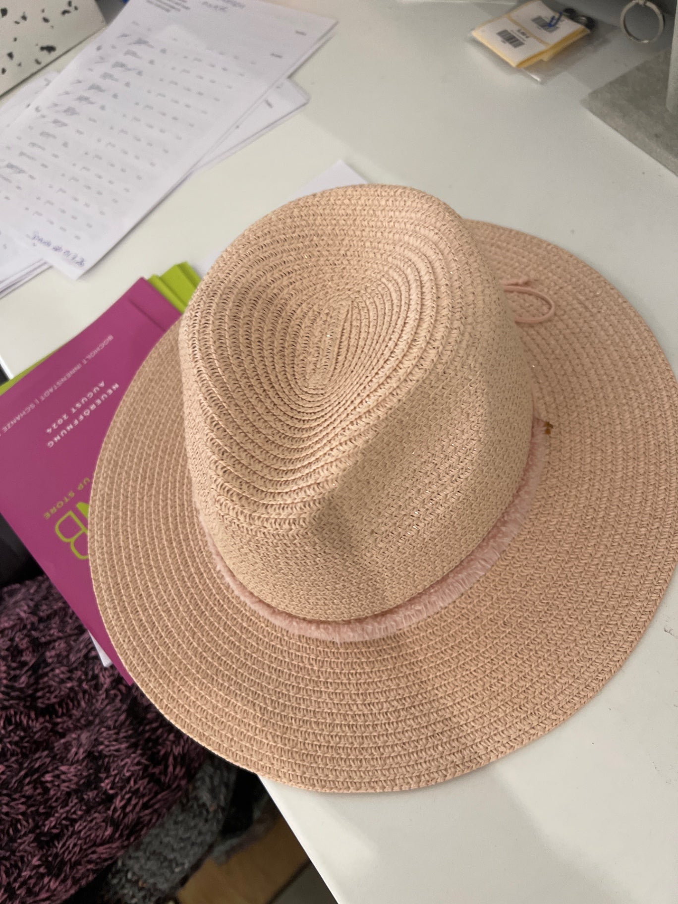 Hut Rosa