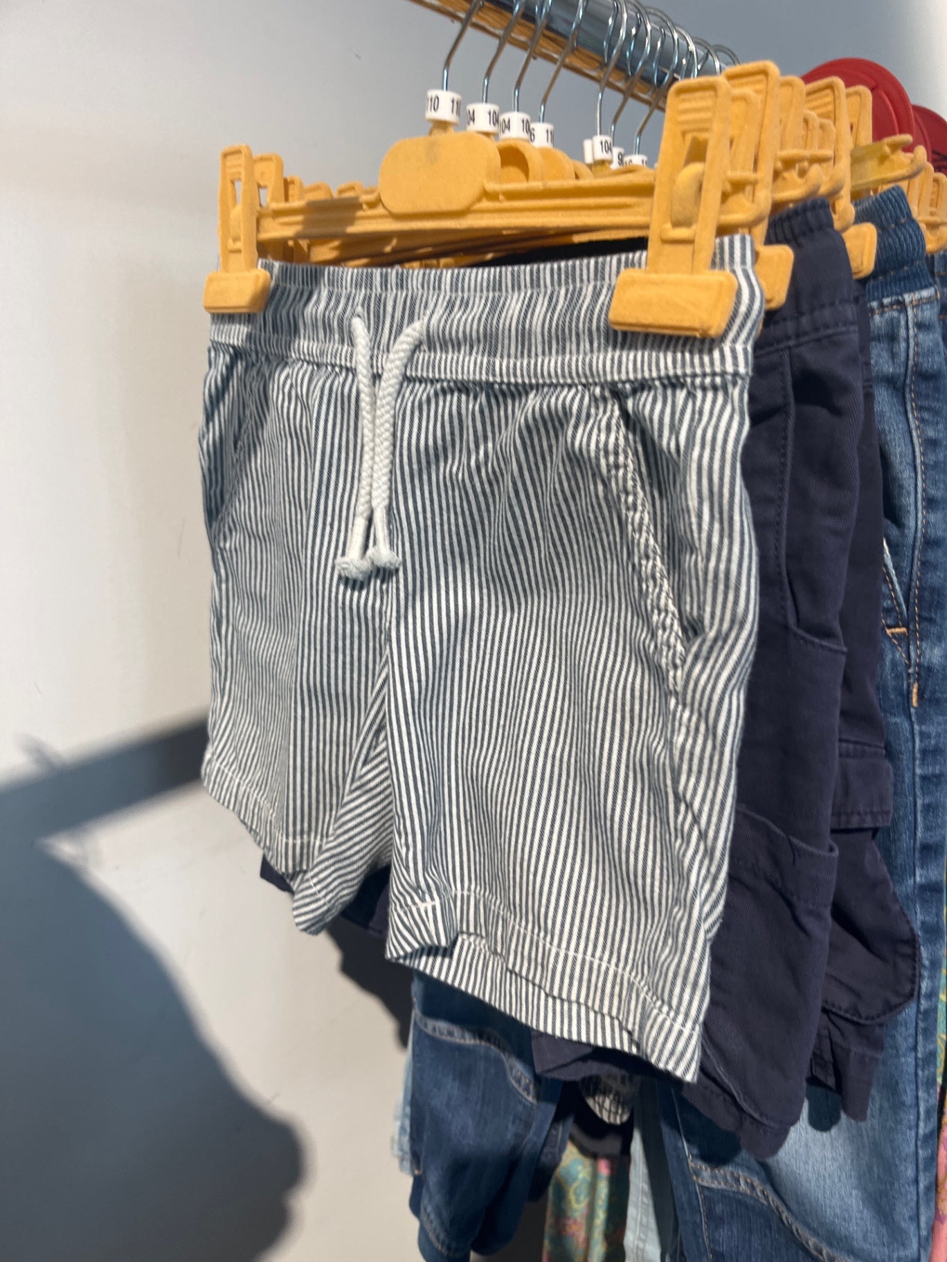 Topolino Shorts Weiß mit Streifen Gr.: Unbekannt110